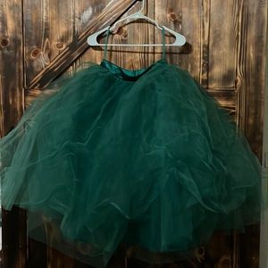 Green tulle skirt 12in waist 28in long